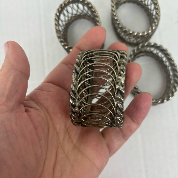 Vintage silver-plated loop wire napkin rings-set of 4 - Picture 5 of 7